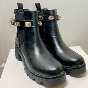 Rhinestone Ankle Chelsea Boots with Lug Sole and 2.25" Chunky Heel, size 8.5